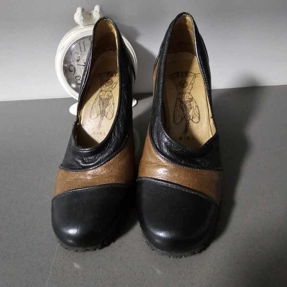 Stylish Black and Brown Women's Fly London Shoes - Picture 3 of 6